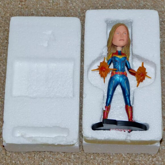 2019 NECA Head Knockers Marvel Avengers Endgame Captain Marvel Resin Figure MIB - Picture 5 of 10